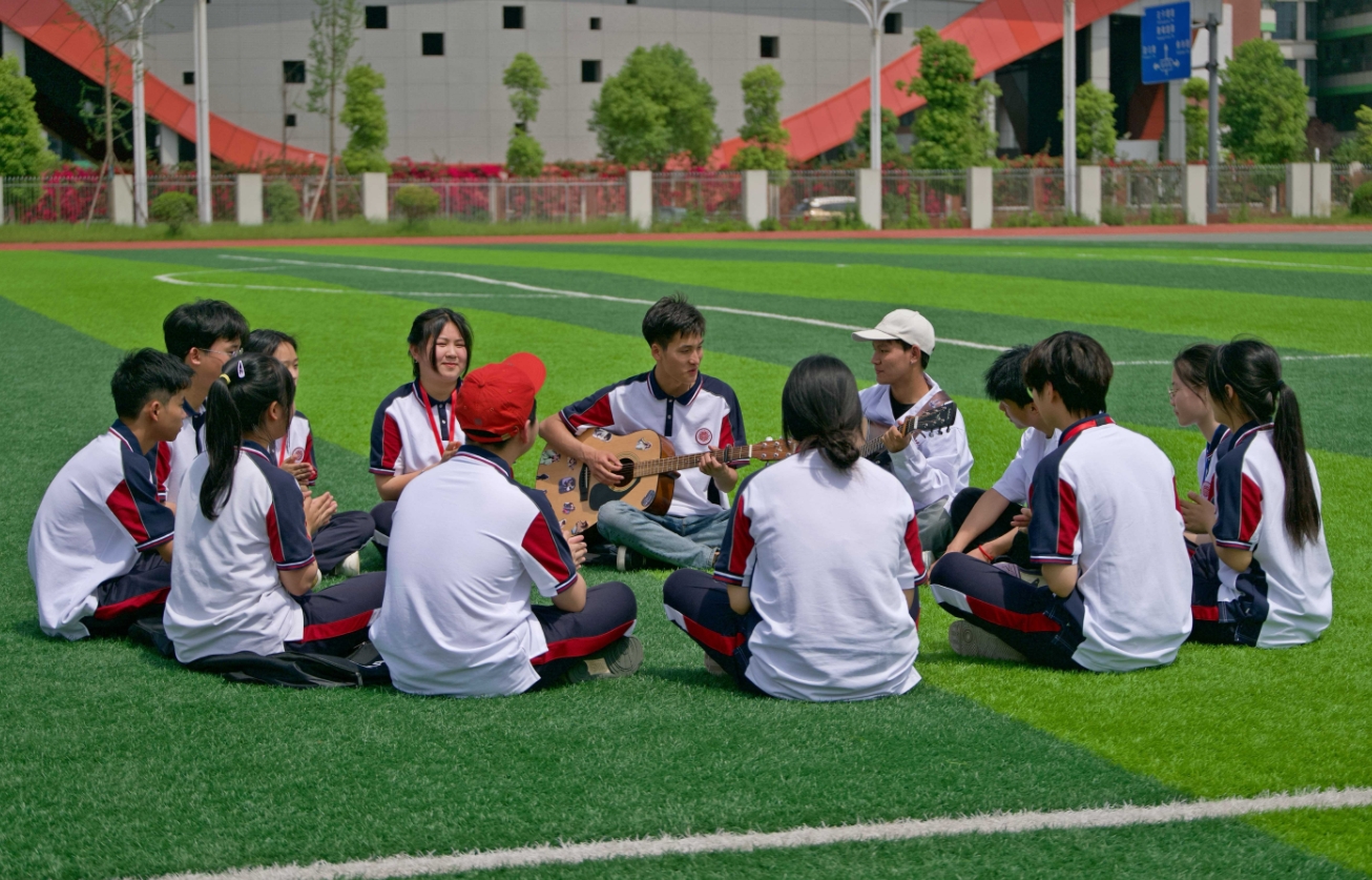 樂山市醫(yī)藥科技高級技工學校學?；顒? title=