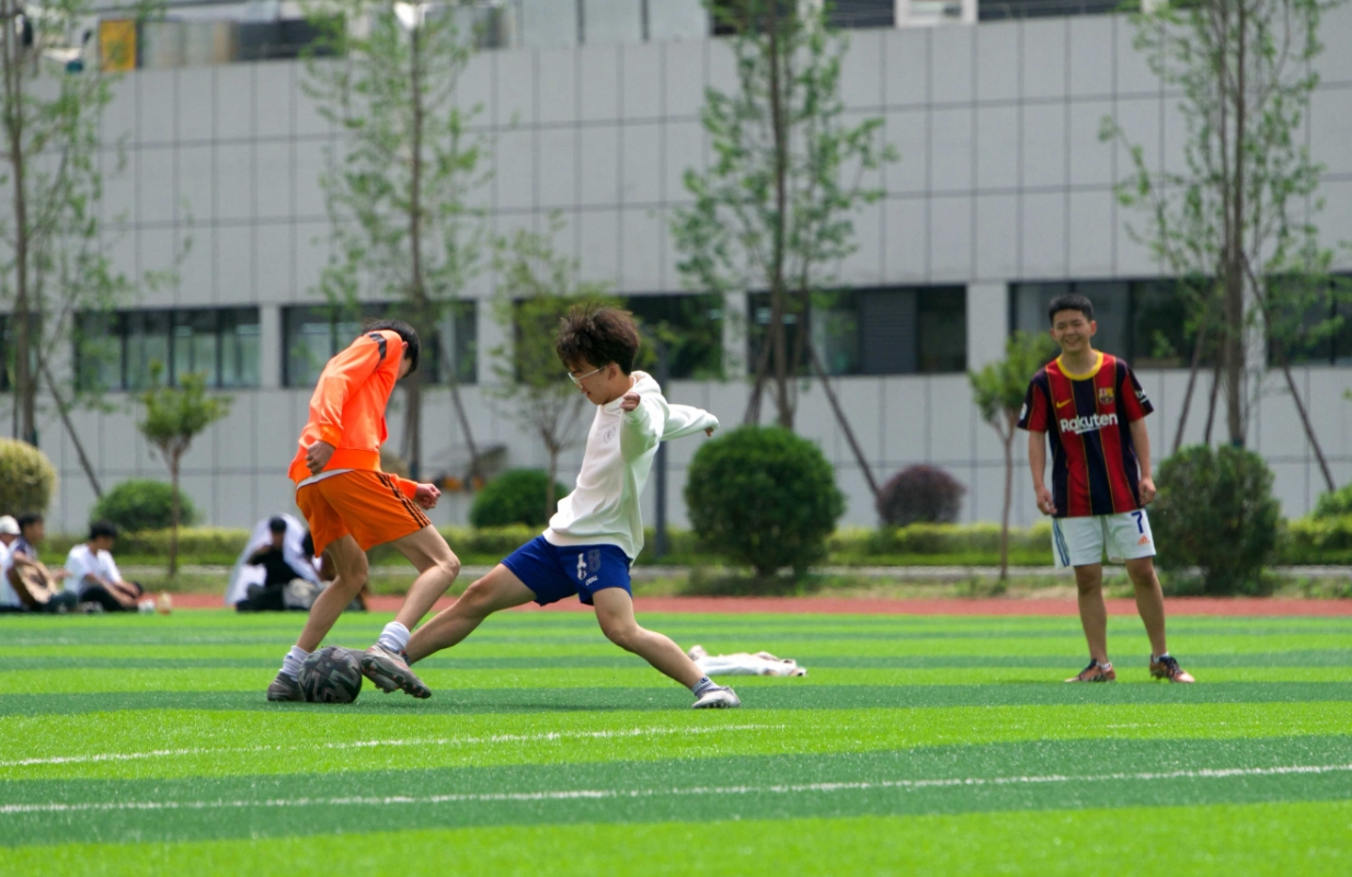 樂山市醫(yī)藥科技高級技工學校學?；顒? title=