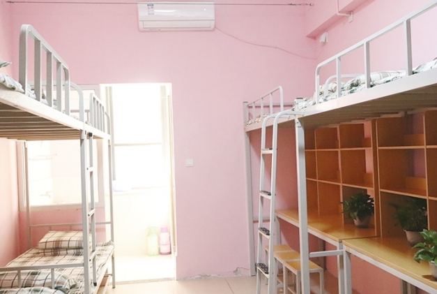 四川科華高級技工學(xué)校學(xué)生寢室